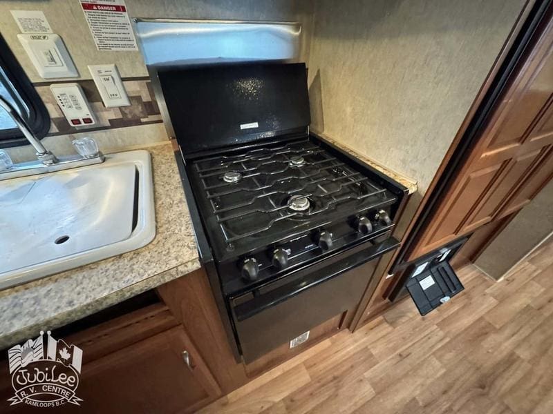 2011 Outdoors RV Creek Side 26BKS - Image 17