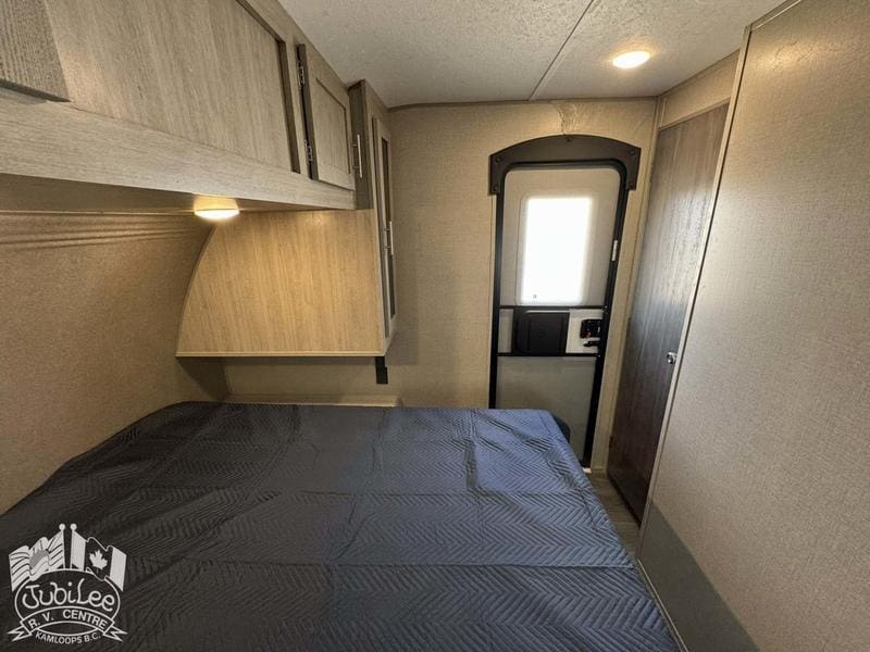 2022 Coachmen Catalina 263BHSK - Image 28