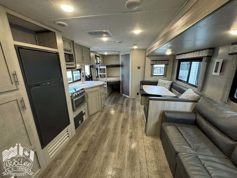 2022 Coachmen Catalina 263BHSK - Image 8