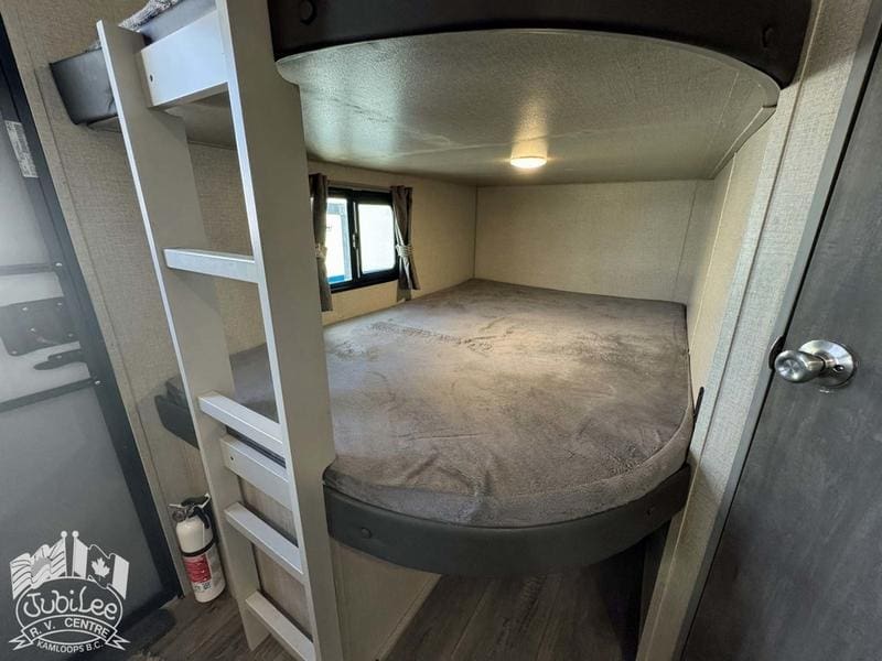 2022 Coachmen Catalina 263BHSK - Image 26