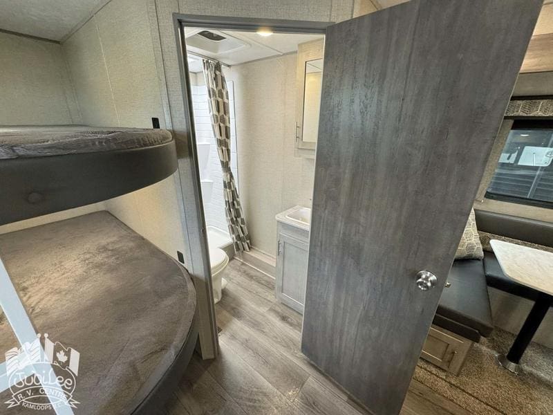 2022 Coachmen Catalina 263BHSK - Image 30
