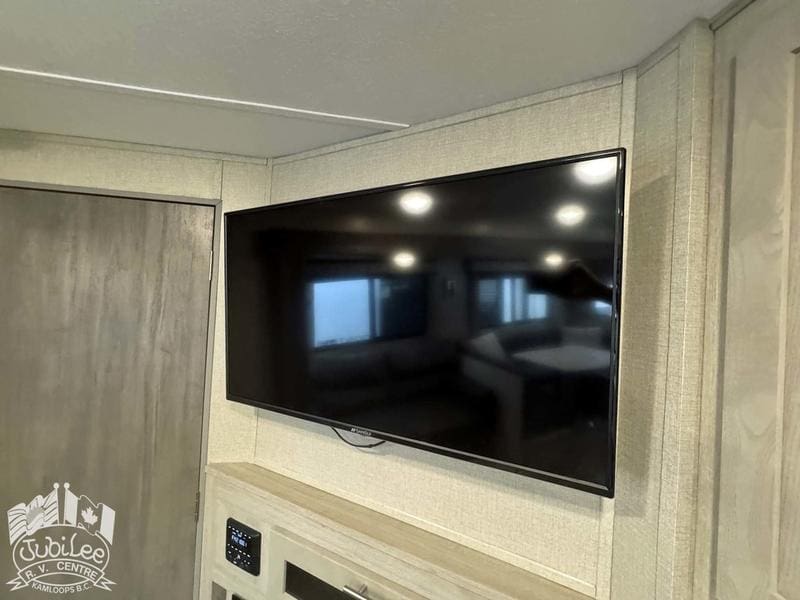 2022 Coachmen Catalina 263BHSK - Image 12