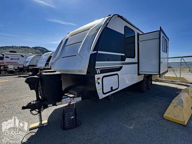 2025 Winnebago Micro Minnie 2108DS - Image 2