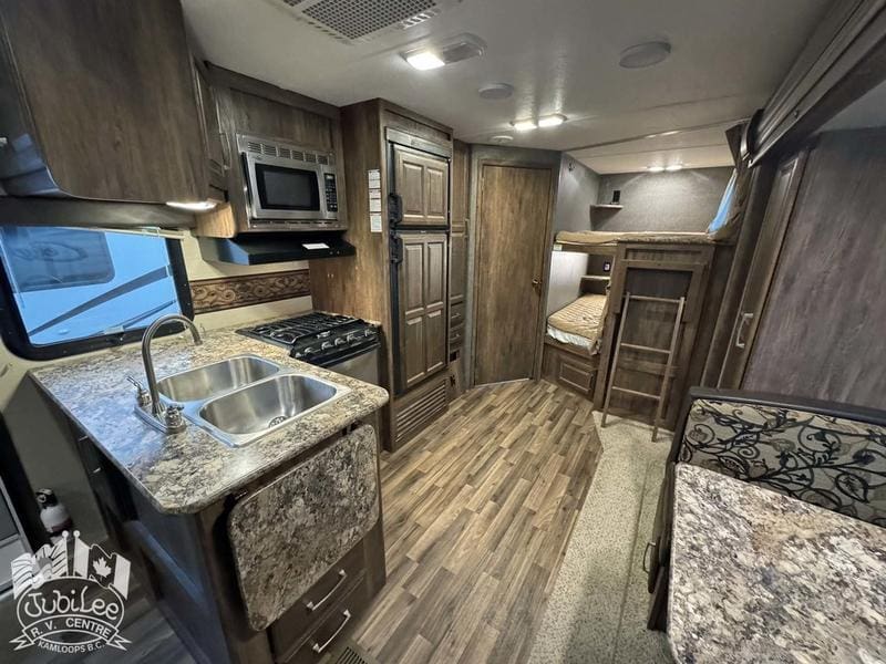 2015 Keystone Cougar 26DBH - Image 5