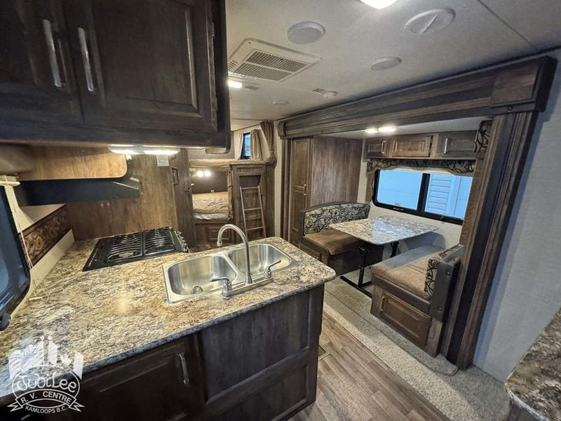 2015 Keystone Cougar 26DBH - Image 4