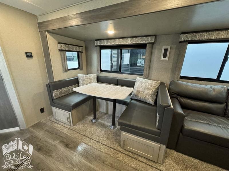 2022 Coachmen Catalina 263BHSK - Image 9