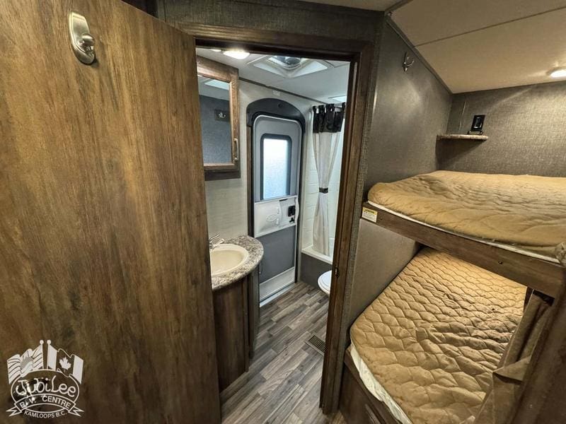 2015 Keystone Cougar 26DBH - Image 24