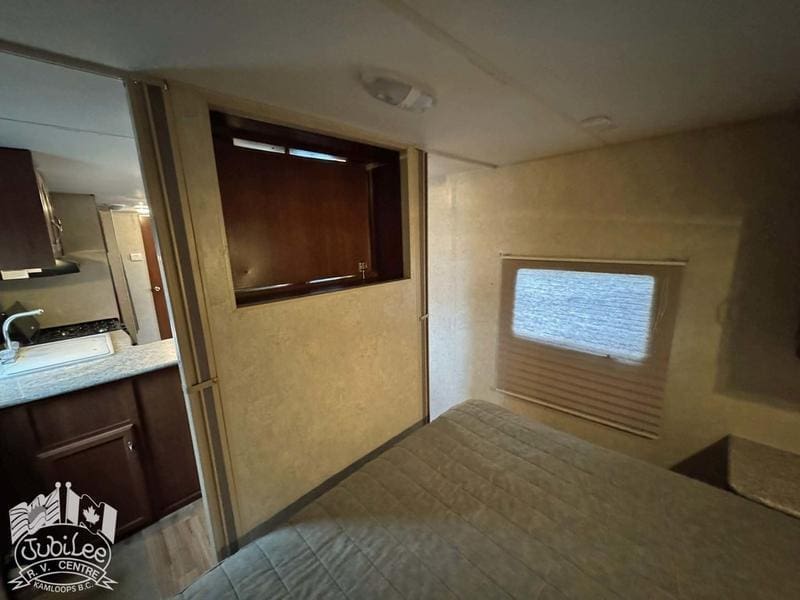 2011 Outdoors RV Creek Side 26BKS - Image 25