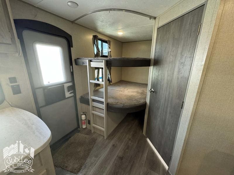 2022 Coachmen Catalina 263BHSK - Image 24
