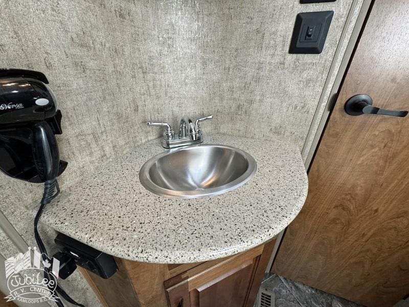 2014 Outdoors RV Black Stone 280RLS - Image 28