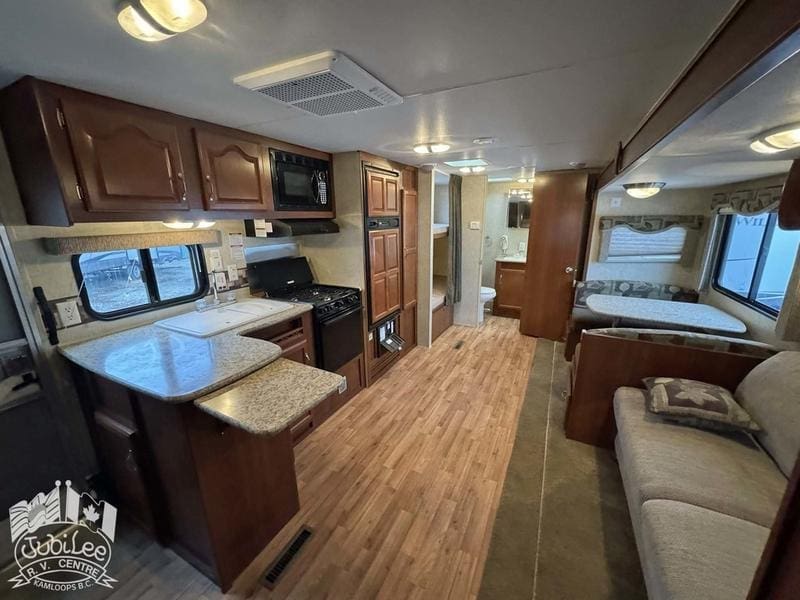 2011 Outdoors RV Creek Side 26BKS - Image 6