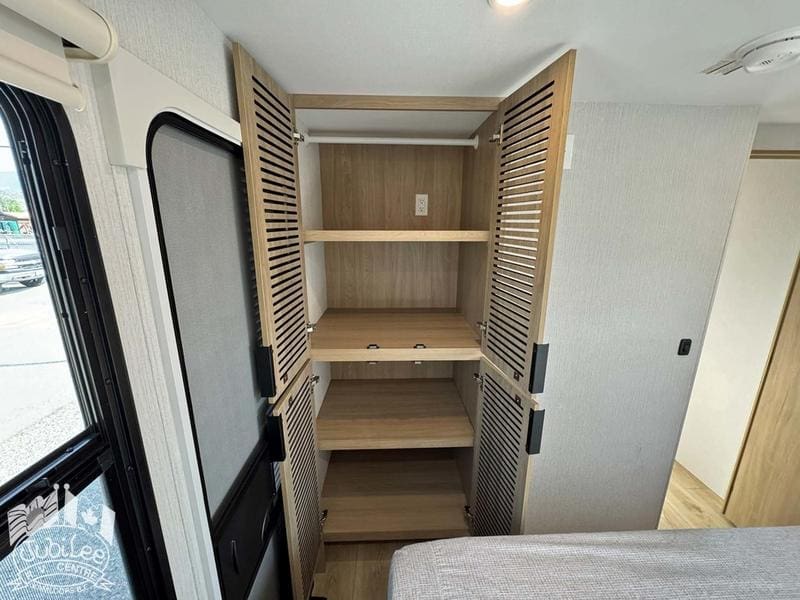 2026 Winnebago Thrive 24RKS - Image 22