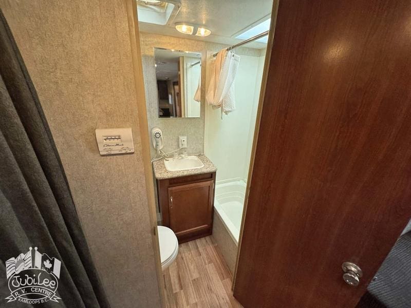 2011 Outdoors RV Creek Side 26BKS - Image 26