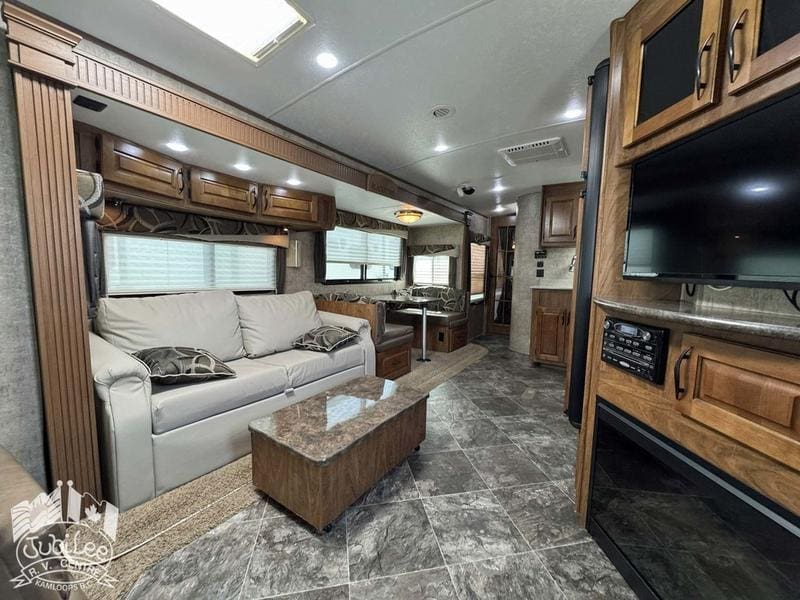 2014 Outdoors RV Black Stone 280RLS - Image 5
