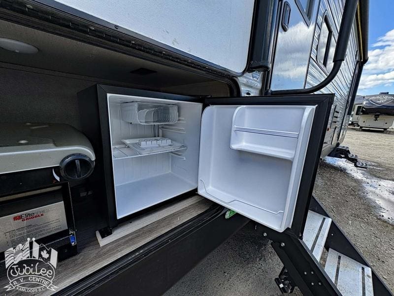 2022 Coachmen Catalina 263BHSK - Image 6