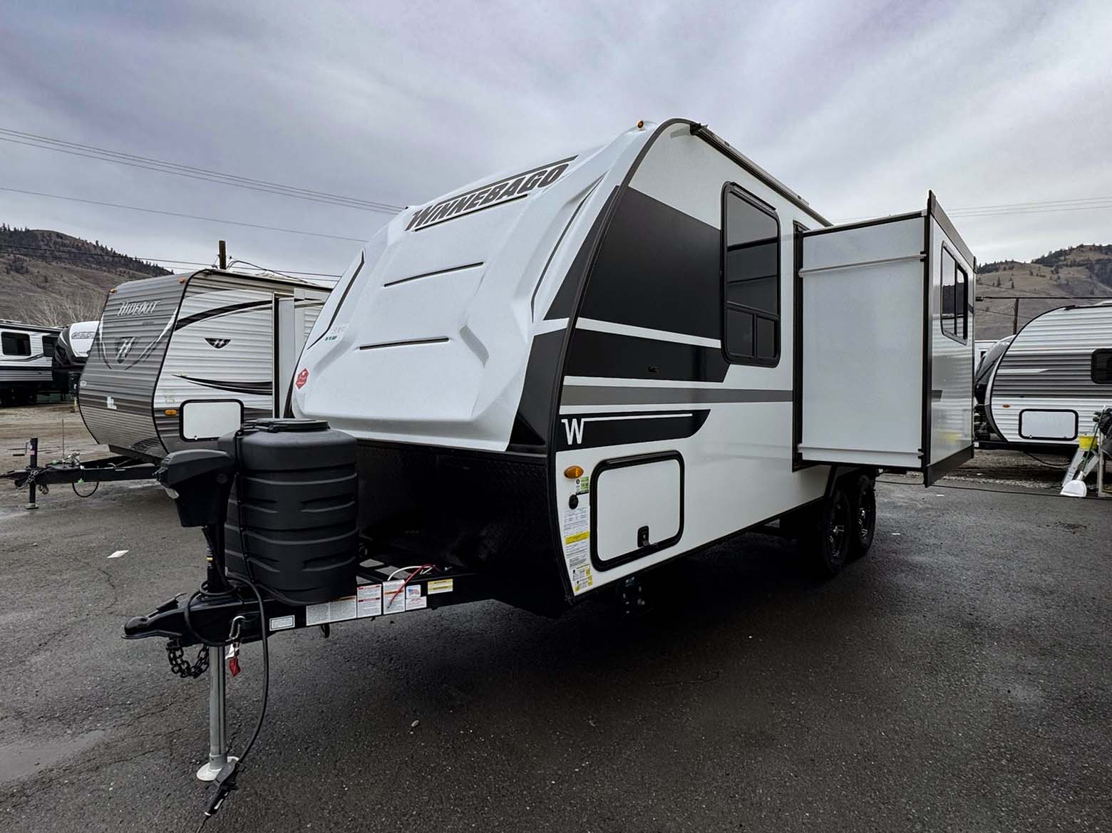 2025 Winnebago Micro Minnie 2108DS - Image 2