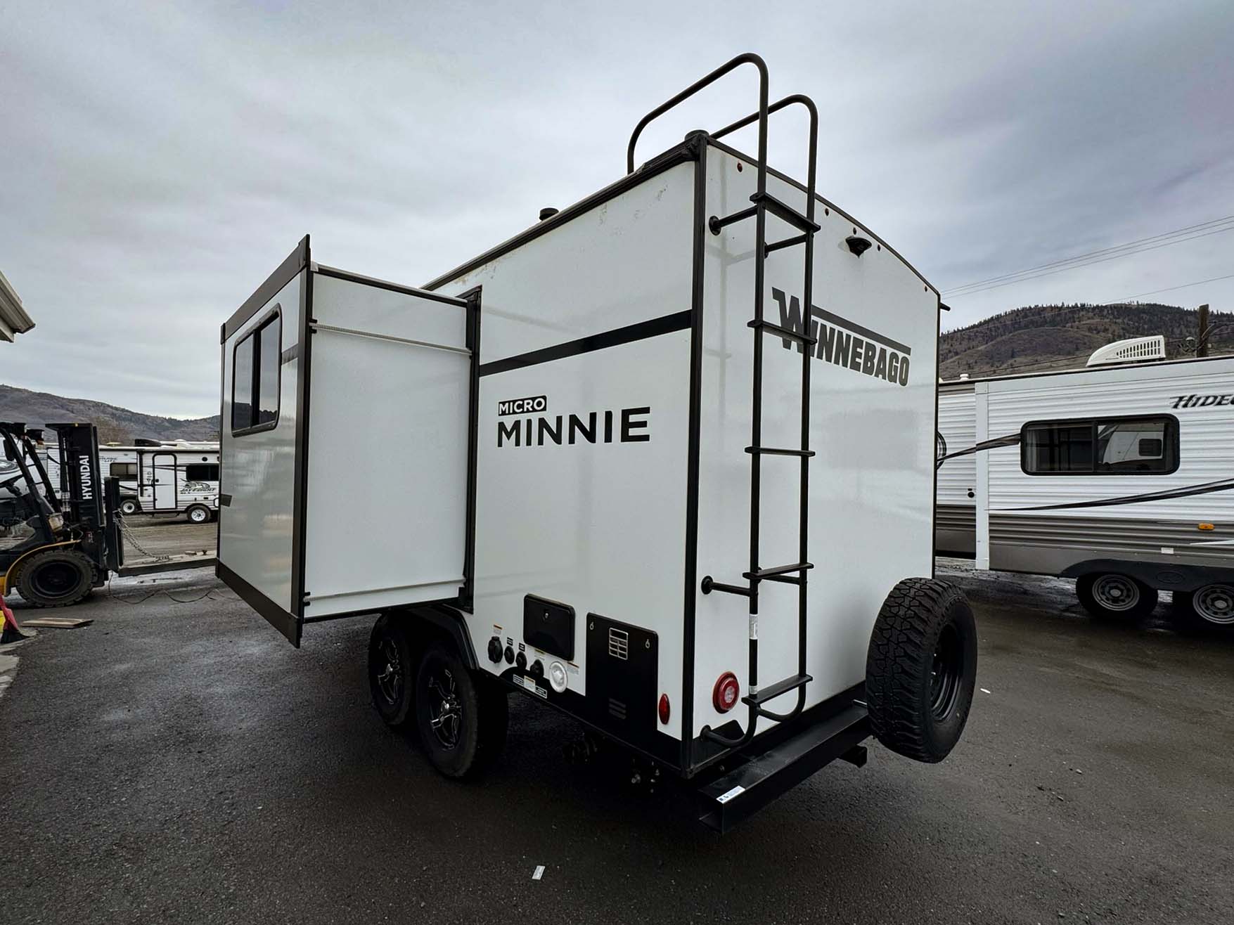 2025 Winnebago Micro Minnie 2108DS - Image 3