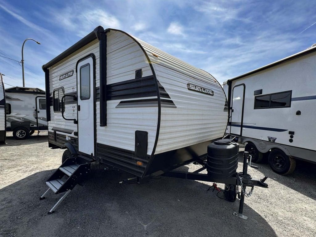 2026 Sunset Park RV Sun Lite 14THX Toy Hauler for Sale in Kamloops BC