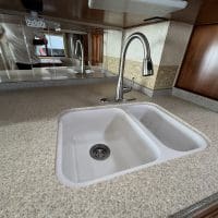 2006 Newmar Dutch Star 4320 - Image 17