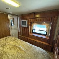 2006 Newmar Dutch Star 4320 - Image 25